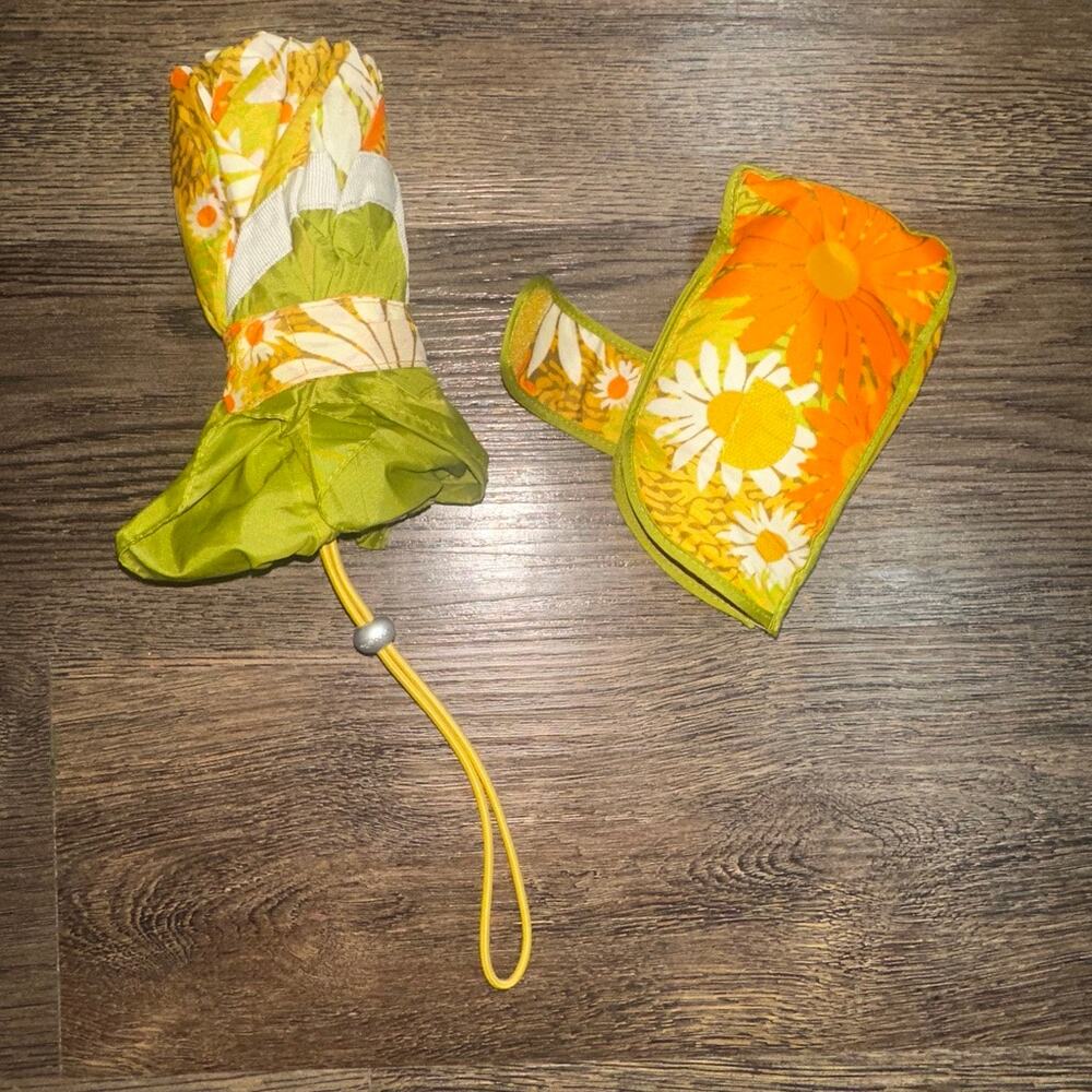 Vtg SHEDRAIN Green Orange Yellow Floral Umbrella w/case USA - Picture 7 of 10